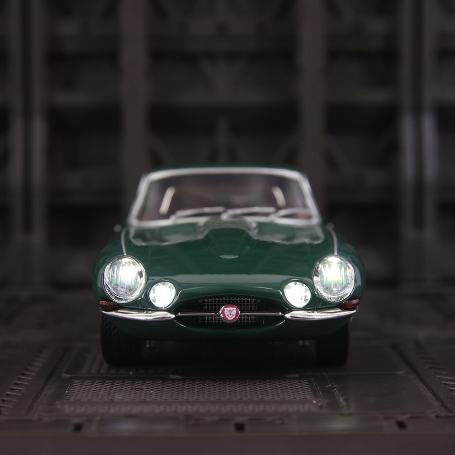 1: 24 simulation Jaguar E-Type - đánh giá và giá Car Care