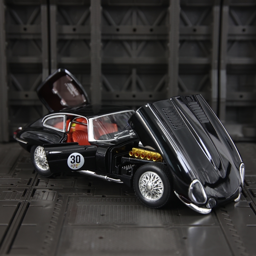 1: 24 simulation Jaguar E-Type - đánh giá và giá Car Care