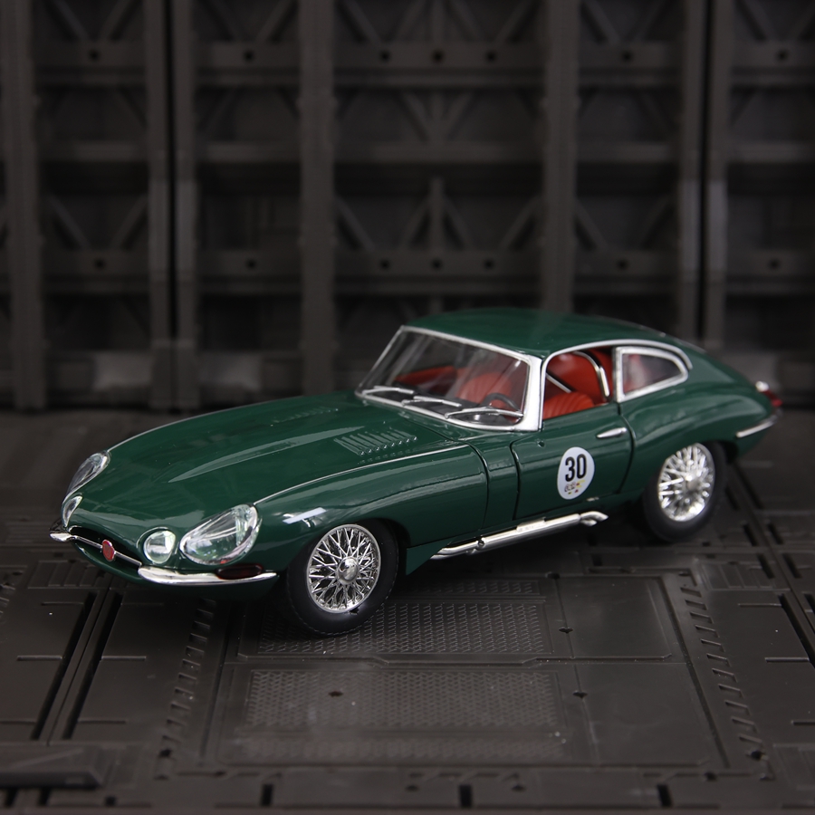 1: 24 simulation Jaguar E-Type - đánh giá và giá Car Care