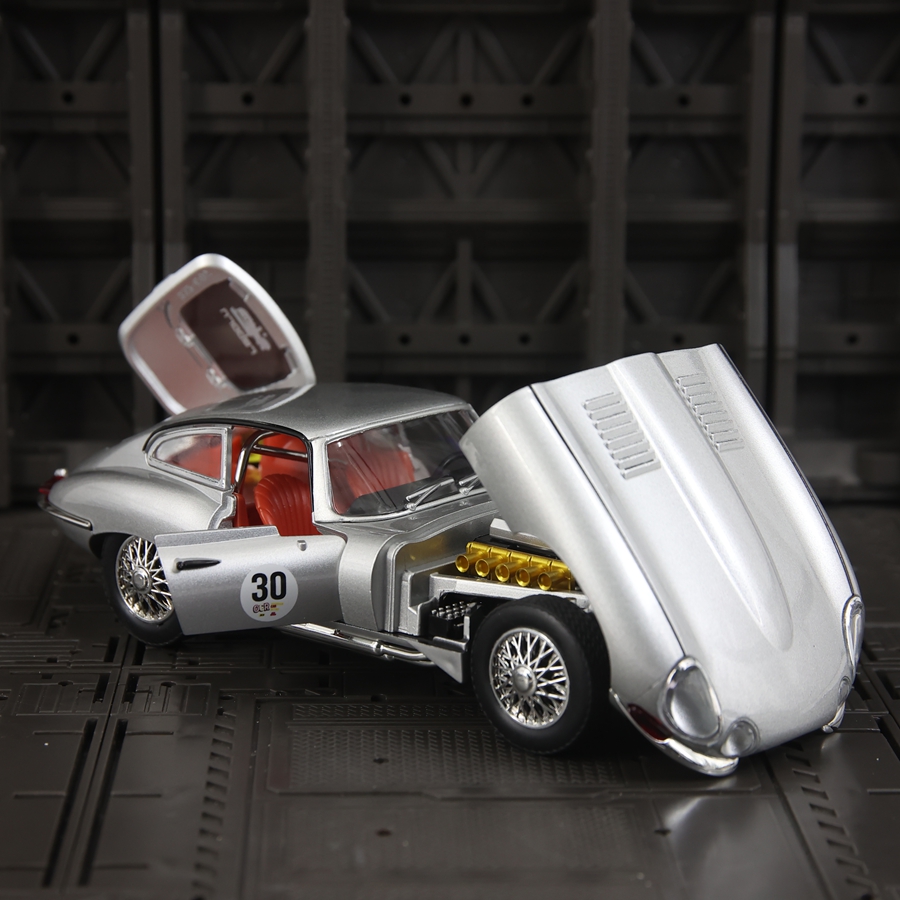1: 24 simulation Jaguar E-Type - đánh giá và giá Car Care