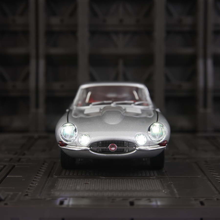 1: 24 Simulation Jaguar E-Type - đánh giá và giá Car Care